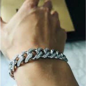 Cuban ice wrist chain (7.0 in.)